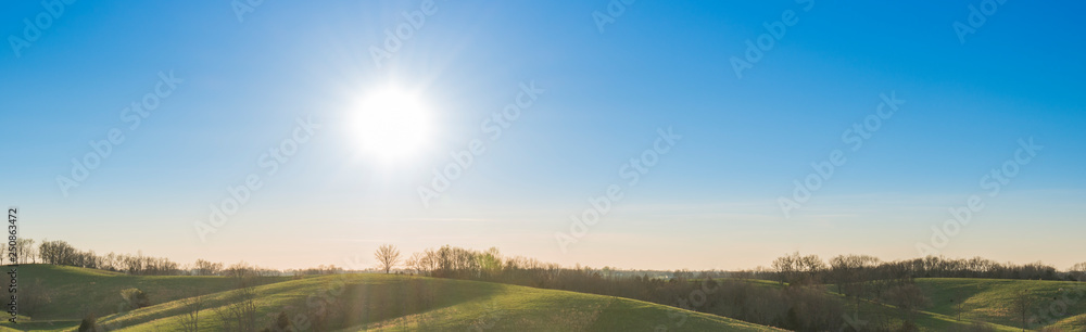 Fototapeta premium Sunset over Ketucky Farmland
