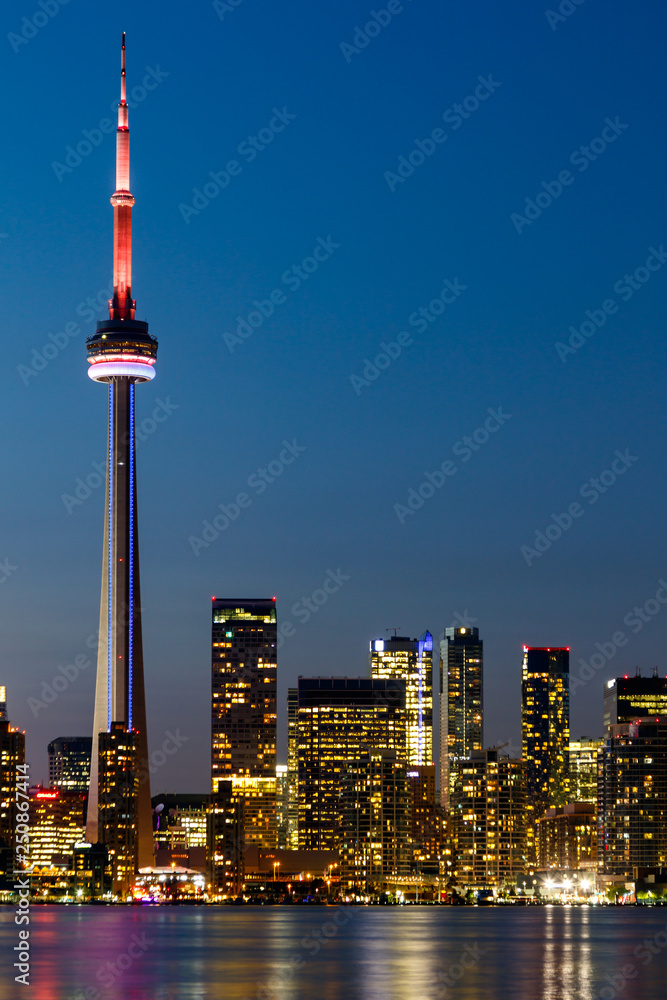 Naklejka premium Night view of downtown Toronto, Ontario, Canada