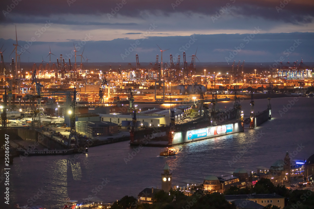 Hamburg Hafen bei Nacht