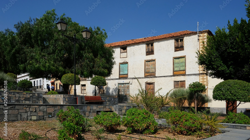 Derelict large house with a local charm in the historic centre of Vilaflor de Chasna, the highest altitude village in Tenerife, Canary Islands, Spain