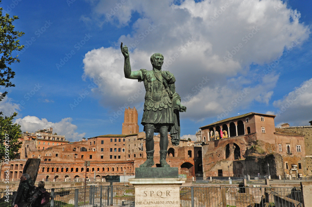 Roma, La statua di Nerva aii Fori Imperiali