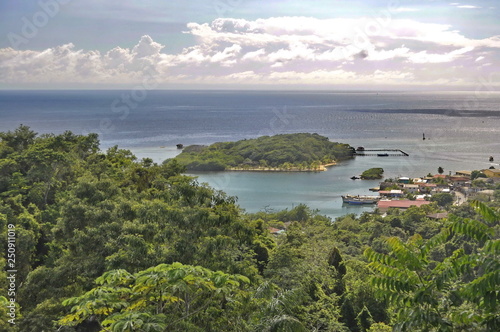 Isla Roatan, Honduras © Nenad Basic