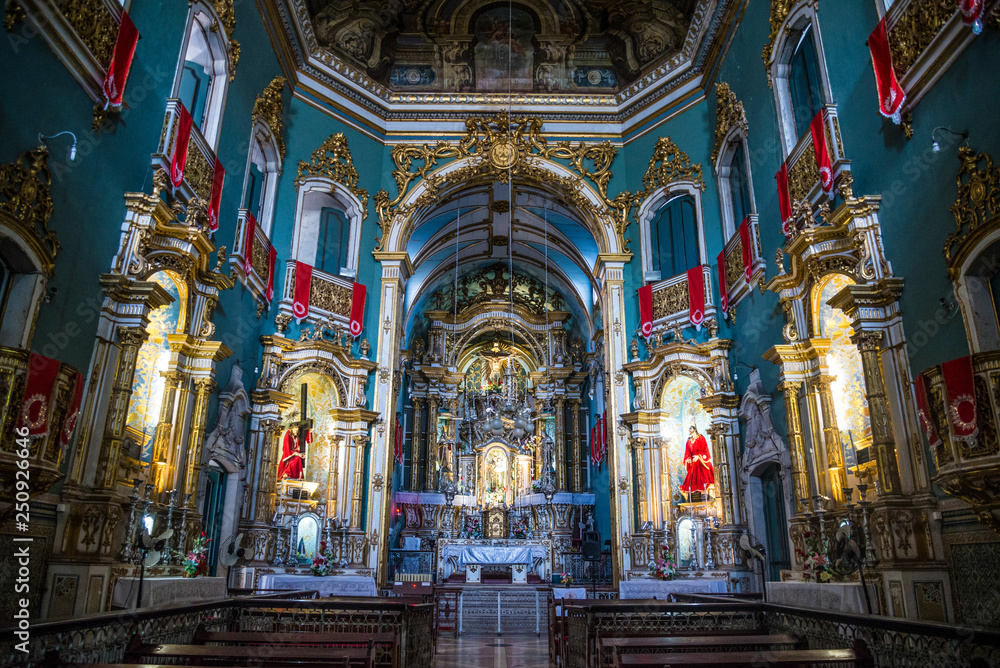 Church V.O.T. do Carmo, Nave and altar, Salvador, Bahia, Brazil