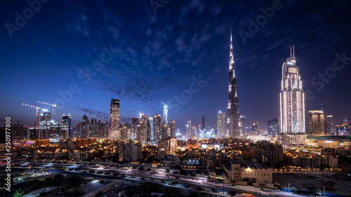Obraz na płótnie Dubai cityscape at Magic Hour - HDR image w salonie