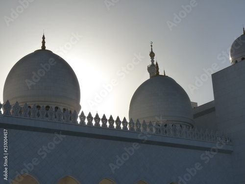 kopuły meczetu Szejka Zajida w Dubaju