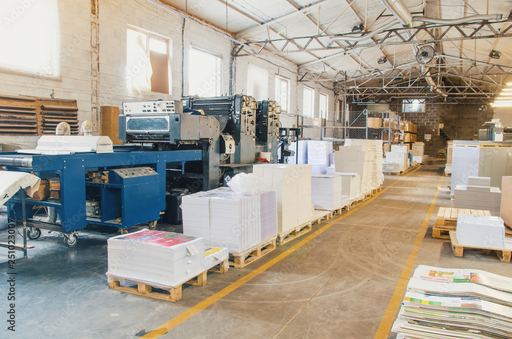 Fotografie Small typography, interior. Printing equipment, paper, printing.