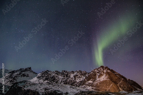 Eruption d aurore bor  ale    A i Lofoten