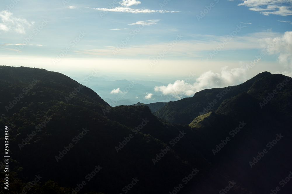view from the end of the world in Horton Plains national park