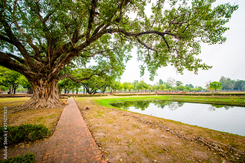 Parque histórico nacional em Sukhothai, Tailândia. Parque histórico nacional em Sukhothai, Tailândia.