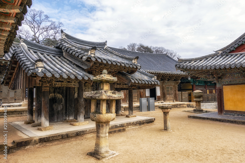 Fototapeta premium Tongdosa temple shrines