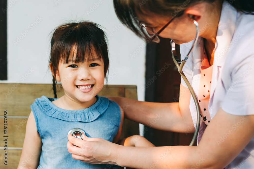 Medical doctor using stethoscope checking breathing sound of kid who got  sick and has a symptom of asthma or pneumonia cause by respiratory  syncytial virus. Stock Photo | Adobe Stock