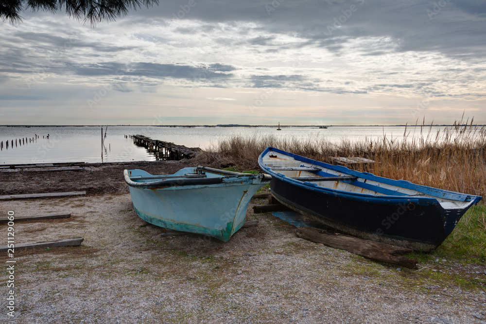 Au bord de l'etang de Thau - Marseillan en Occitanie - Herault Au bord de l'etang de Thau - Marseillan en Occitanie - Herault