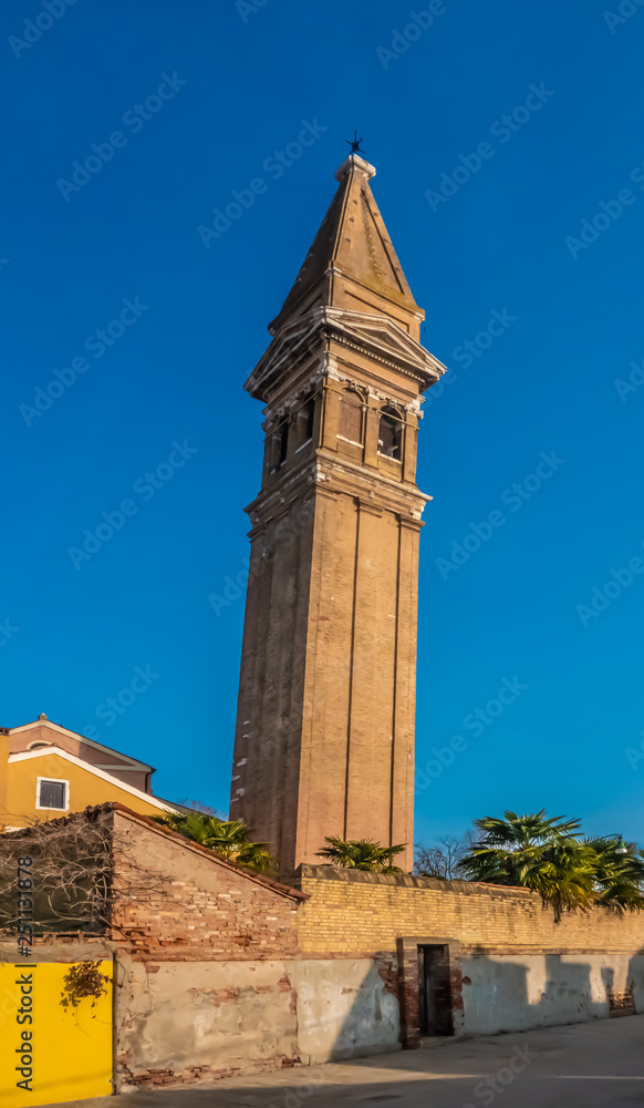 Fototapeta premium Burano, an island in the Venetian Lagoon, Venice, Veneto, northern Italy. Located at the northern end of the Lagoon, known for its lace work and brightly coloured homes.