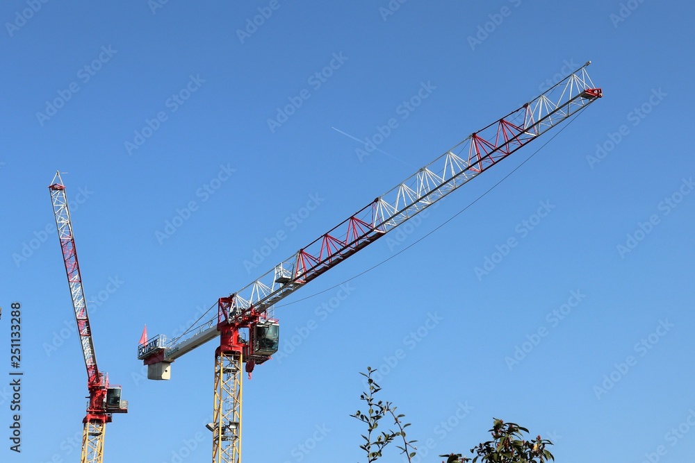 GRUE DE TRAVAUX PUBLICS - ENGIN DE CHANTIER GRUE DE TRAVAUX PUBLICS - ENGIN DE CHANTIER