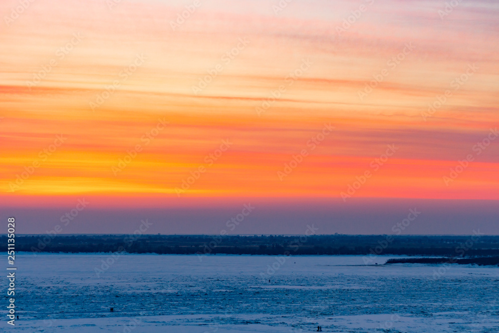Fototapeta premium Sunset over the Amur river in Khabarovsk.