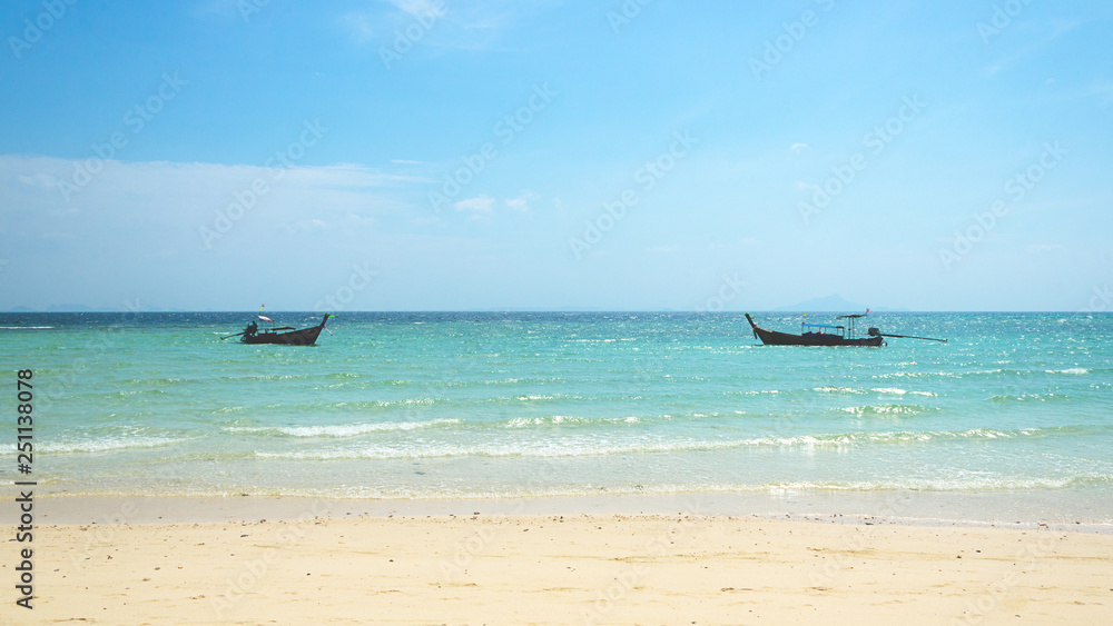 due barche tailandia