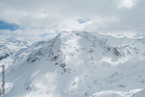 Snow-white mountains of the Alps © Максим Корабельщиков