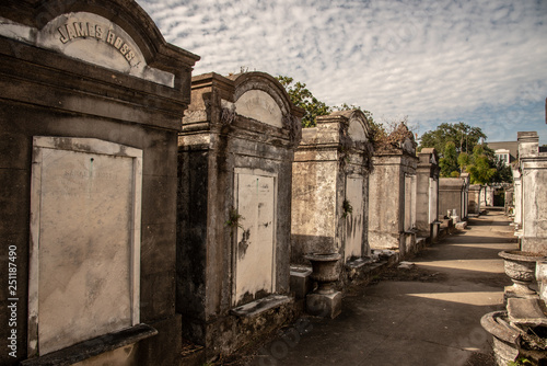 Photography Walking around Lafayette cemetery no 1 in New Orleans (USA)