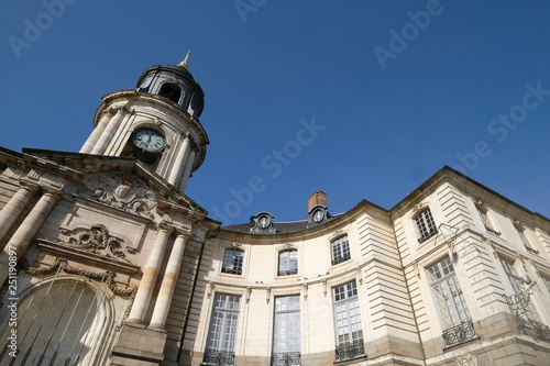 mairie et clocher de Rennes