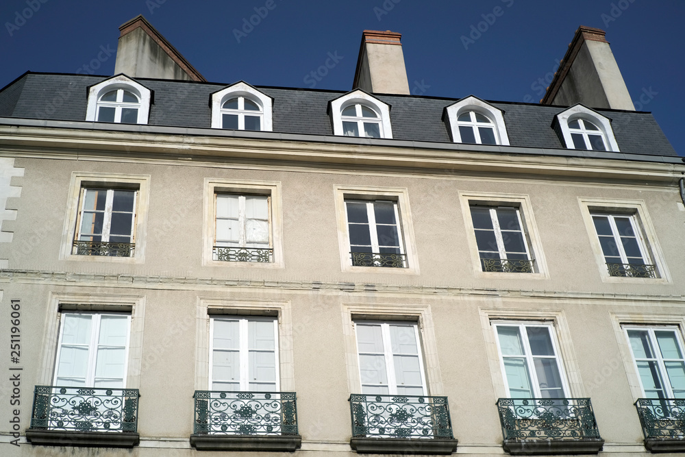 Obraz premium immeuble de centre-ville