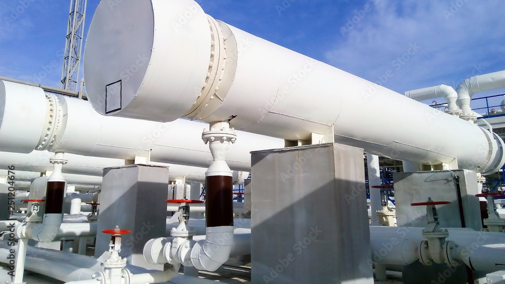 Heat exchangers in a refinery Heat exchangers in a refinery
