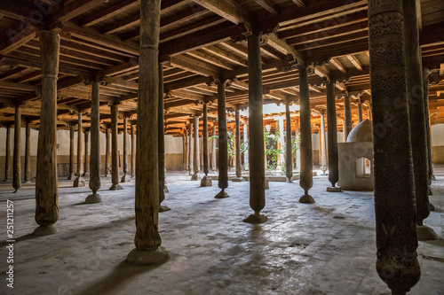 Obraz na płótnie Columns of Juma mosque in Khiva w salonie