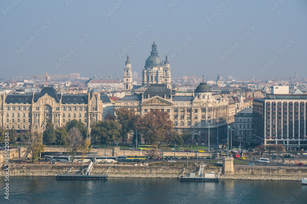 Fototapeta premium Budapest Hungary, city skyline at St. Stephen's Basilica