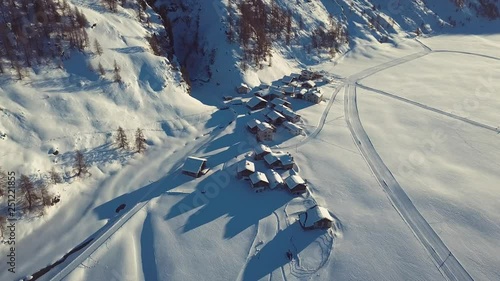 petit village en hiver - Suisse