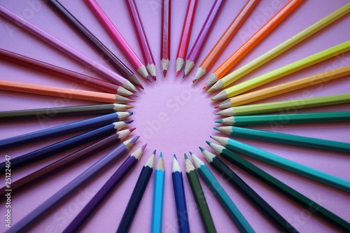 colour pencils in a circel