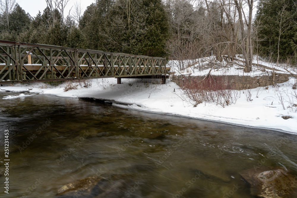 Obraz premium Winter waterfall river water ice