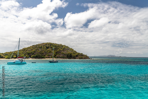 Saint Vincent and the Grenadines, Tobago Cays , Palm Island, Carriacou © Dmitry Tonkopi