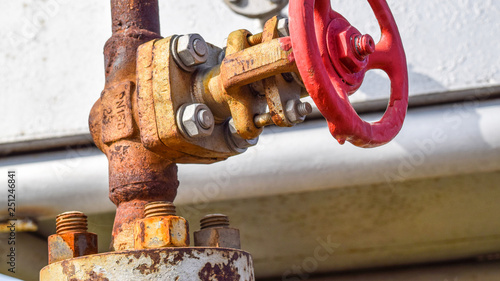Foto Shut-off valves on the high-pressure well flowing equipment
