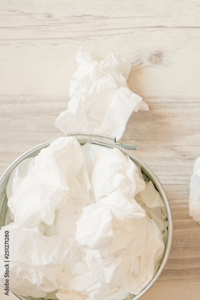 Tissue garbage. Images of colds, runny noses, hay fever, etc.. Or after make-up. ティッシュのごみ 風邪、鼻水、花粉症などのイメージ。その他にも化粧直しなどのイメージ。 Tissue garbage. Images of colds, runny noses, hay fever, etc.. Or after make-up. ティッシュのごみ 風邪、鼻水、花粉症などのイメージ。その他にも化粧直しなどのイメージ。