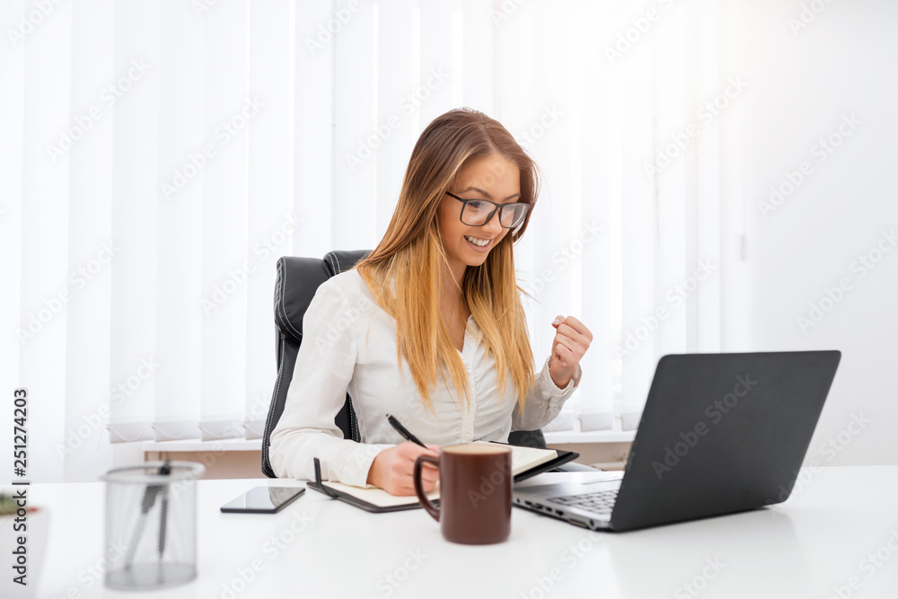 A beautiful entrepreneur managed to accomplish what she had been waiting for months and was therefore in a position to do so. A beautiful entrepreneur managed to accomplish what she had been waiting for months and was therefore in a position to do so.