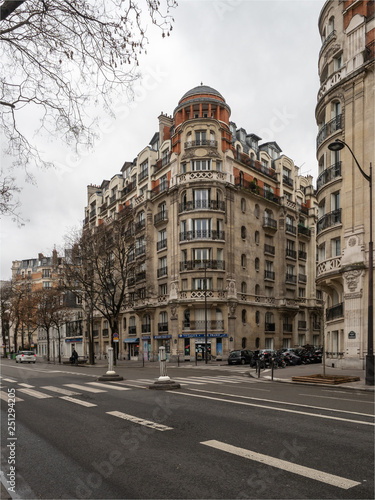 immeubles de l'avenue de Versailles à Paris