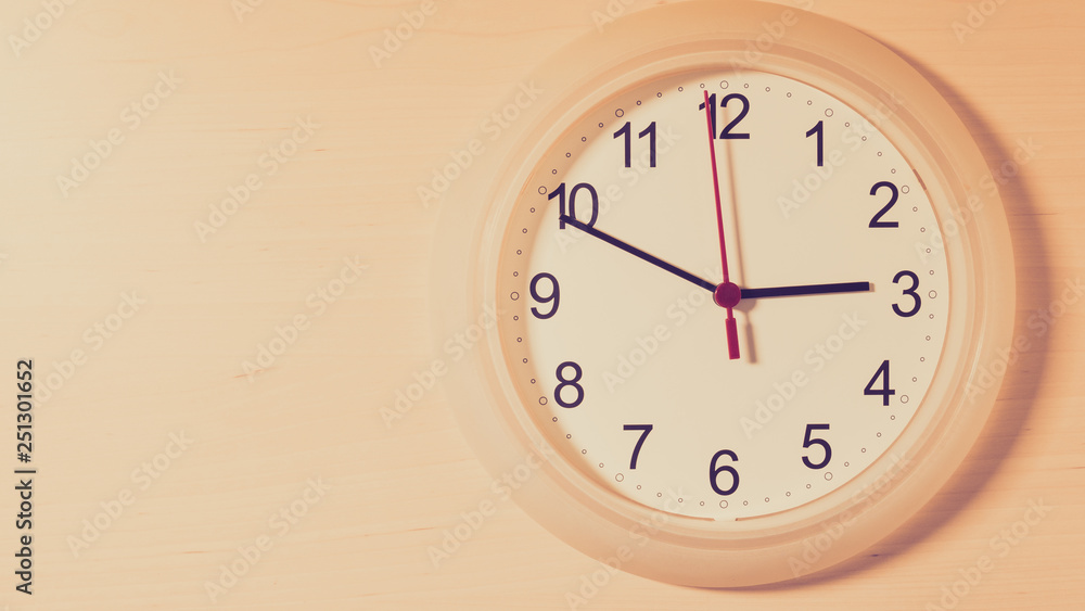Clock ticking showing three hours Clock ticking showing three hours