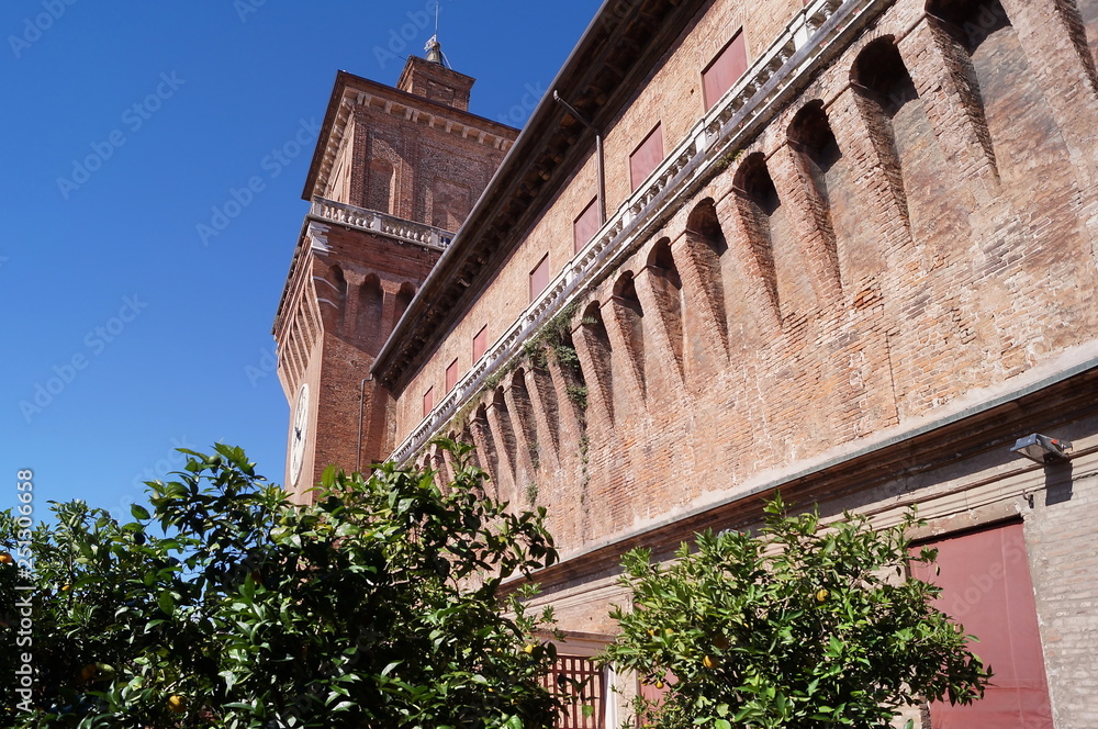 Obraz premium Lemon grove on the terrace of the Estense Castle in Ferrara, Italy