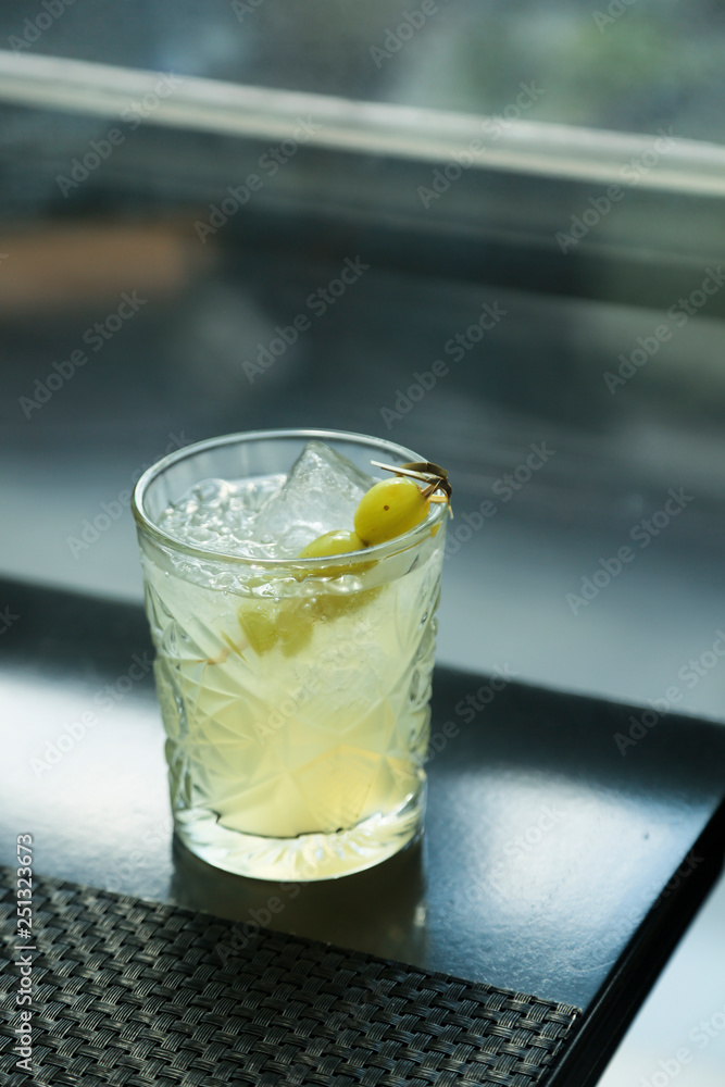Gin grape cocktail Gin grape cocktail