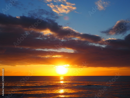 Fototapeta Naklejka Na Ścianę i Meble -  Amazing beach sunset