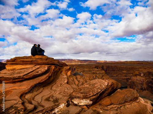 Wallpaper Mural Horseshoe Bend Couple on the Edge of the Cliff, Arizona, USA Torontodigital.ca