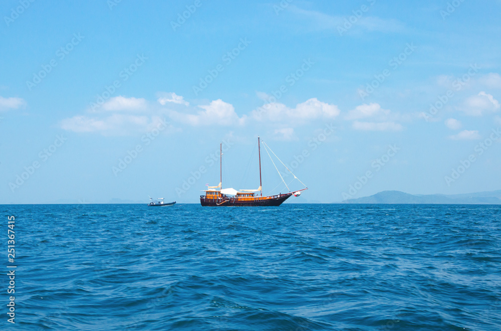 Obraz premium nave pirati oceano
