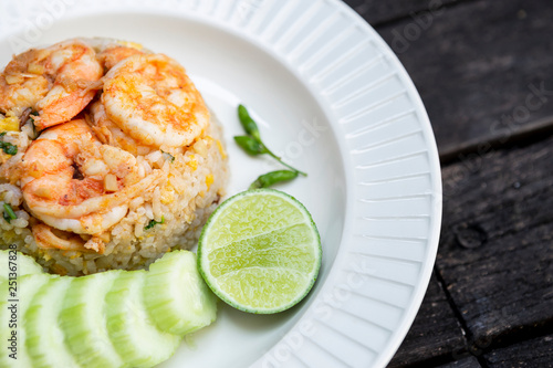 Fried rice with shripms with fresh cucumber and lime, healthy asain food