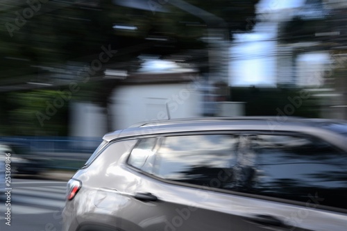 car with zooming effect