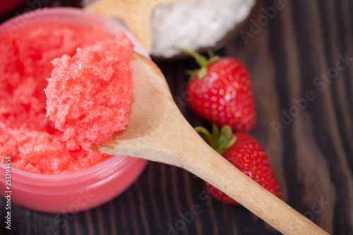 Obraz na plátně Strawberry body scrub with sea salt