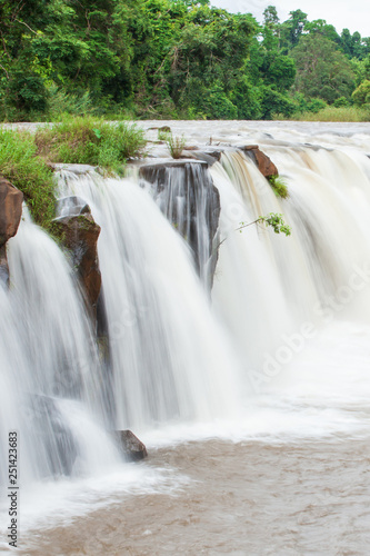 Fototapeta Naklejka Na Ścianę i Meble -  Tad Pha Suam waterfall in rain season.