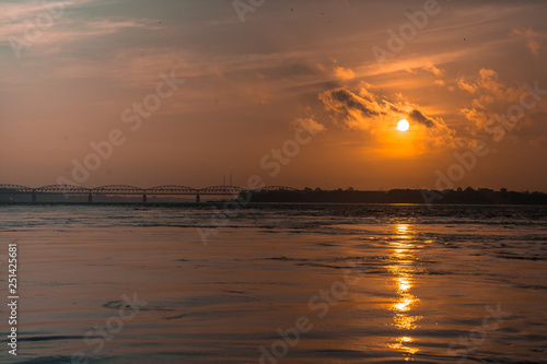 Photography Atardecer río Ganges en Varanasi, India