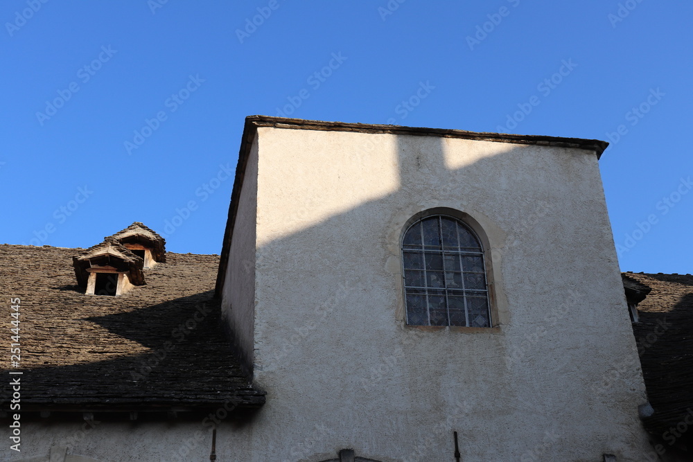 Fototapeta premium VILLAGE MEDIEVAL DE CREMIEU - ISERE - RHONE ALPES