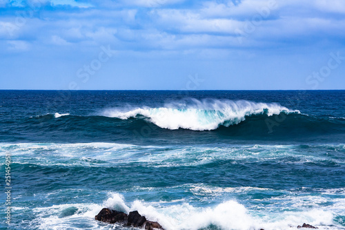 great wave view about the coast from Tenerife © Elosoblues