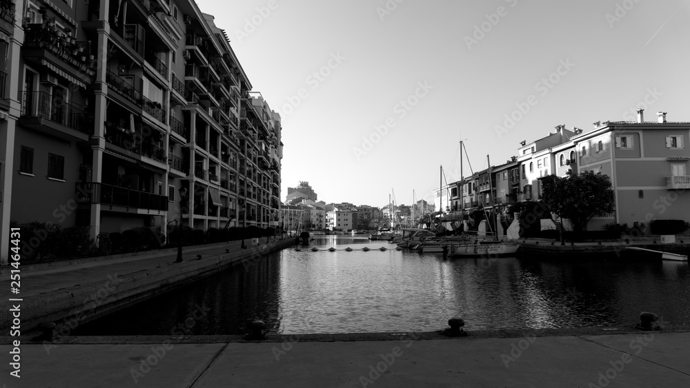 Fototapeta premium Puerto lleno da barcos