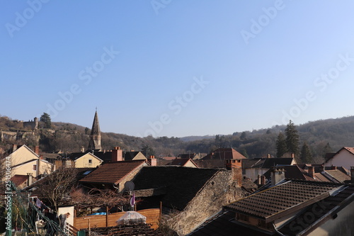 VUE AERIENNE - VILLAGE MEDIEVAL DE CREMIEU - ISERE - RHONE ALPES photo